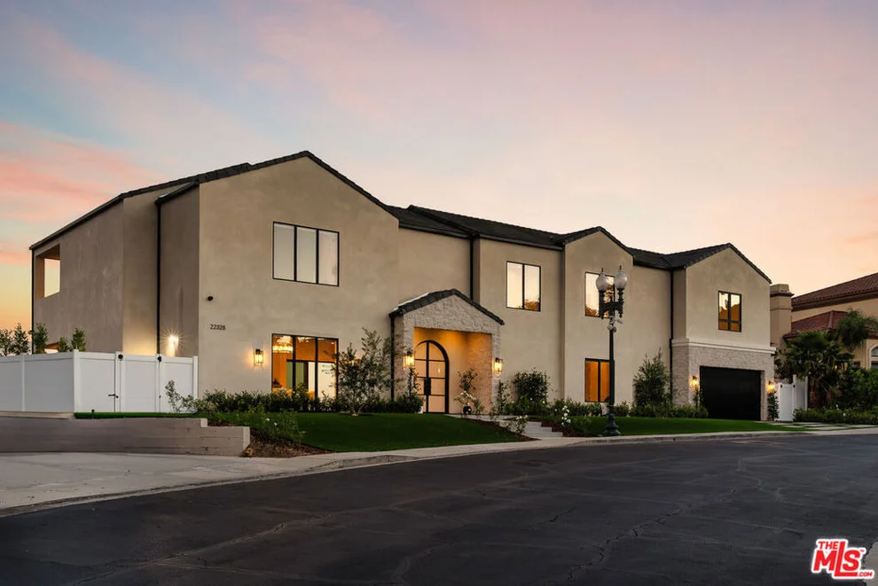 Unit for sale at 22328 S Summit Ridge Circle, Chatsworth, CA 91311