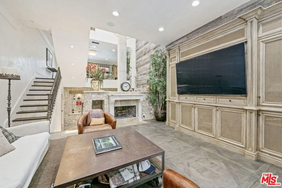 Unit for sale at 2408 34th Street, Santa Monica, CA 90405