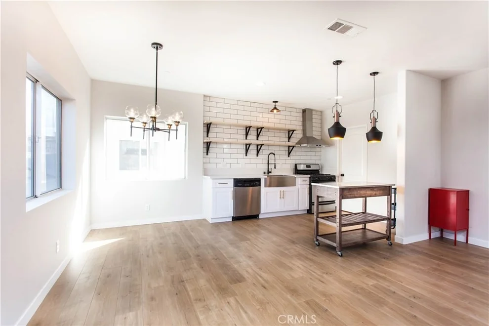 Unit for sale at 11853 Burbank Boulevard, Valley Glen, CA 91607