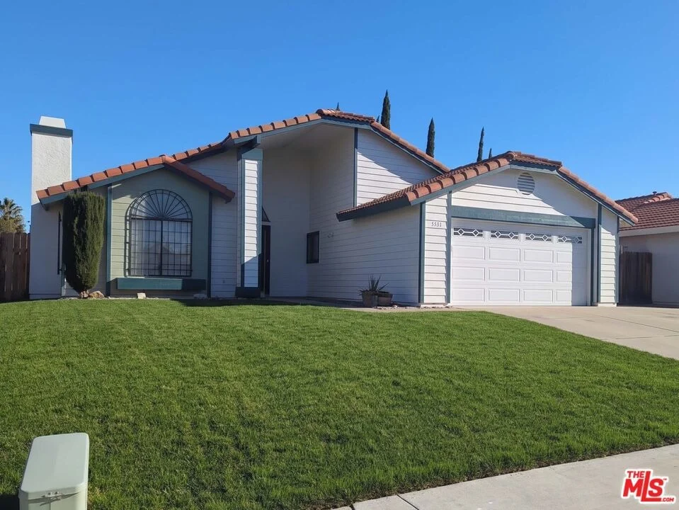 Unit for sale at 37058 Waterman Avenue, Palmdale, CA 93550