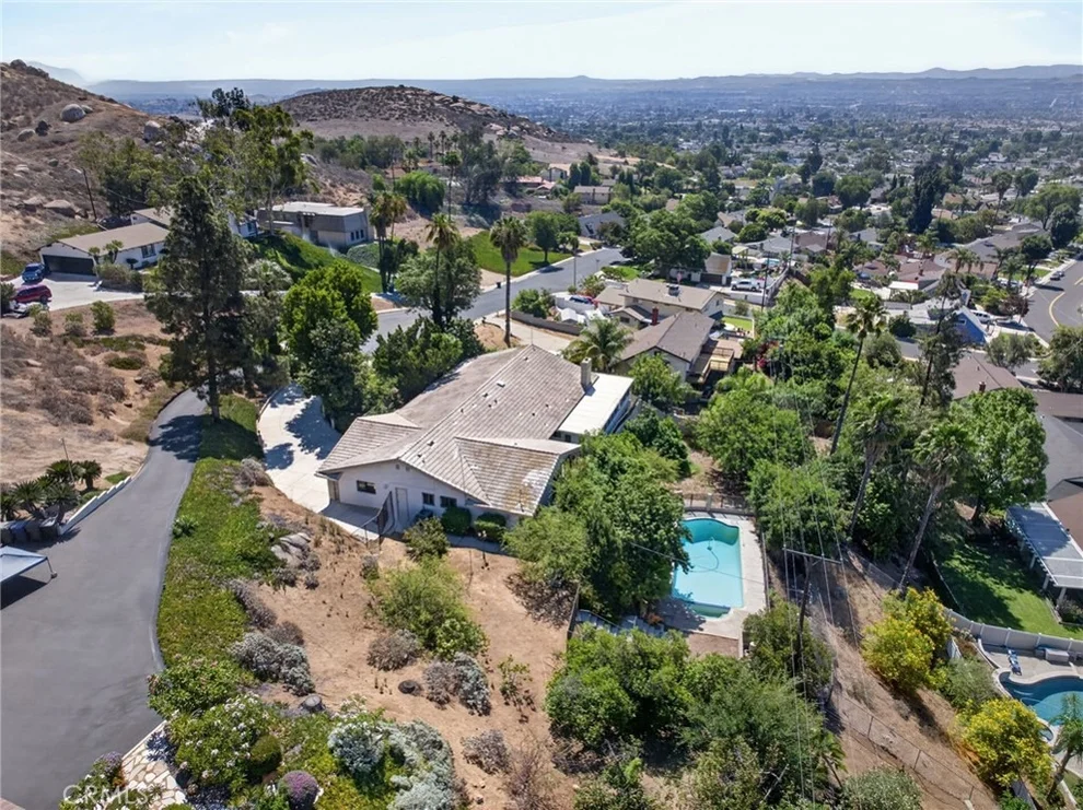 Unit for sale at 5462 Sierra Vista, Riverside, CA 92505