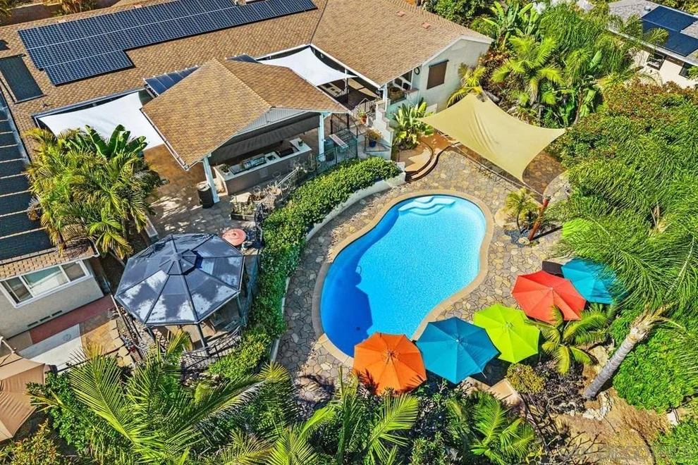 Unit for sale at 9865 Edgelake Drive, La Mesa, CA 91941