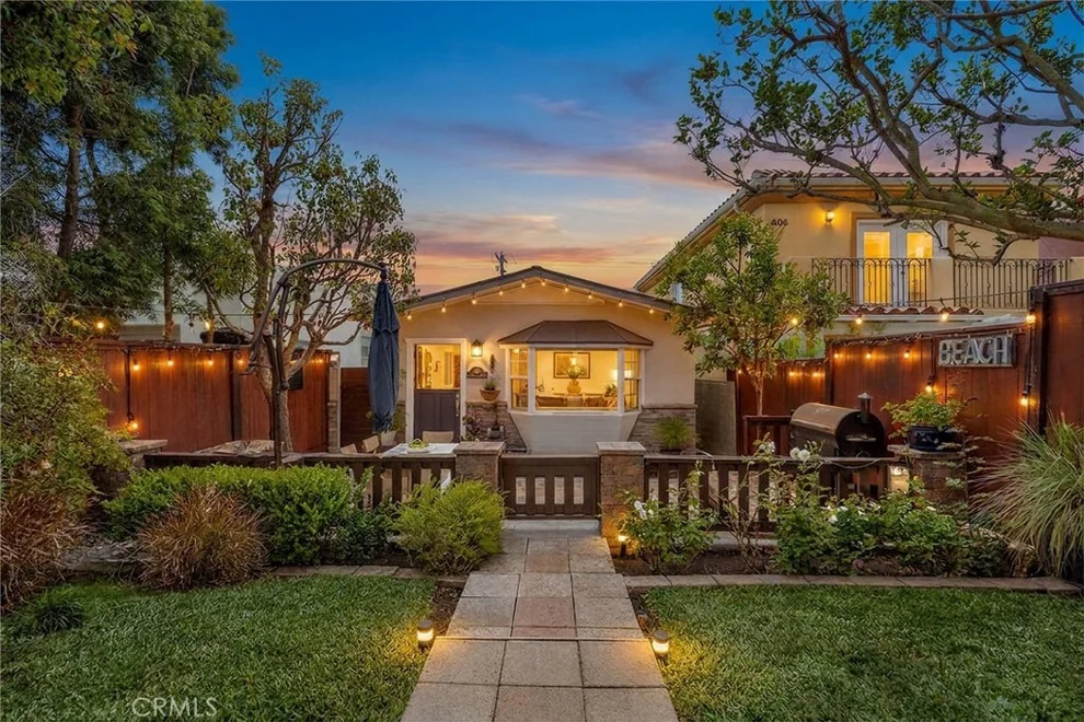 Unit for sale at 608 Rosecrans Avenue, Manhattan Beach, CA 90266
