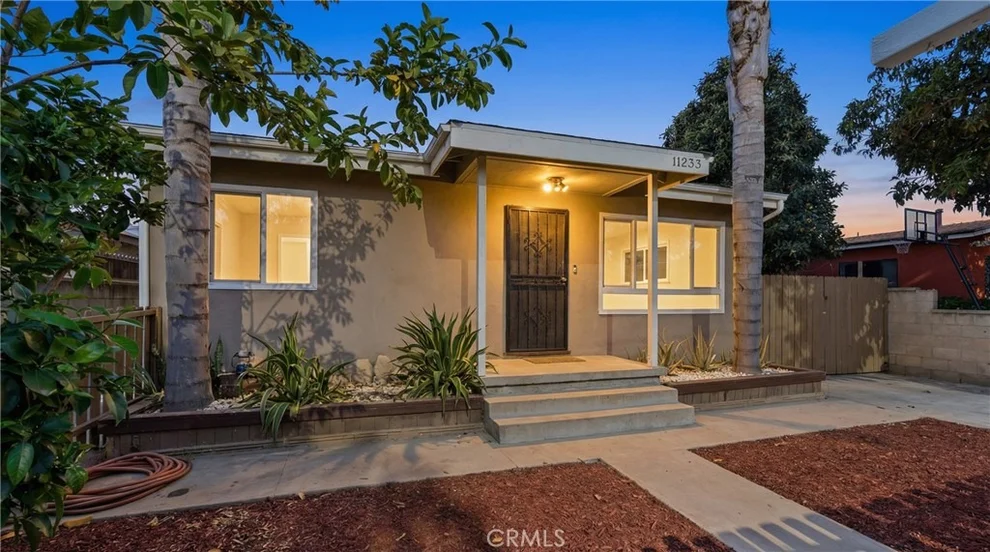 Unit for sale at 11233 Virginia, Lynwood, CA 90262