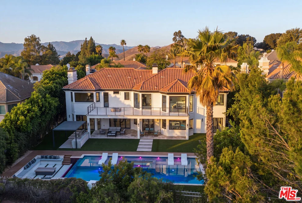 Unit for sale at 5474 Amber Circle, Calabasas, CA 91302