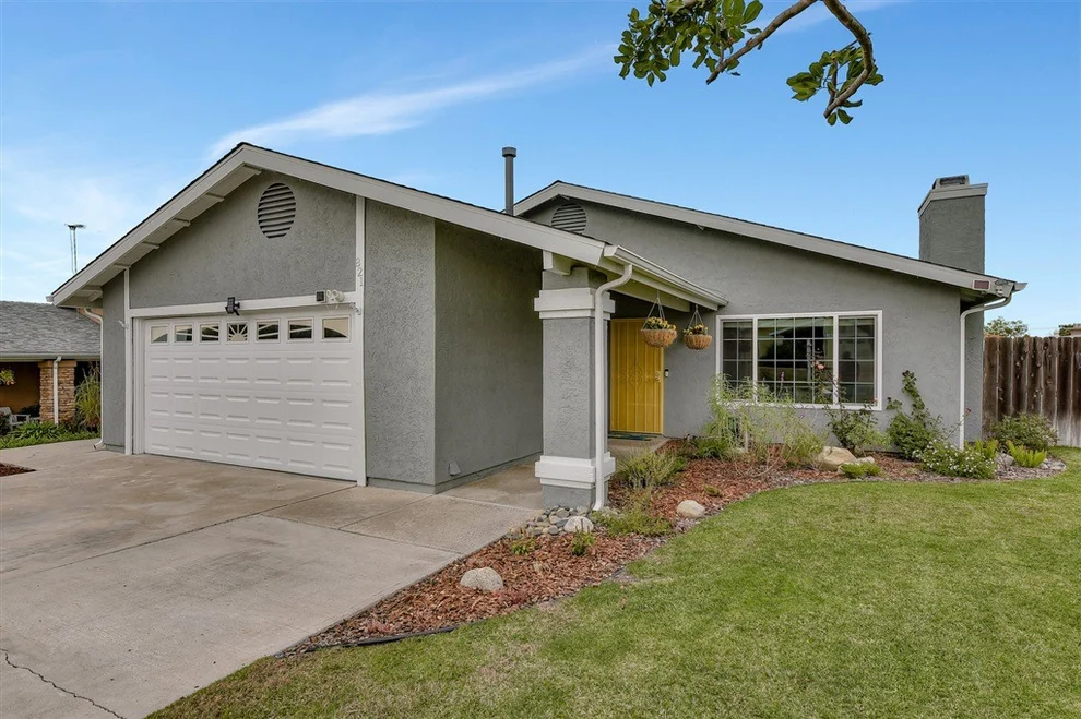 Unit for sale at 821 Loma Alta Ter, Vista, CA 92083