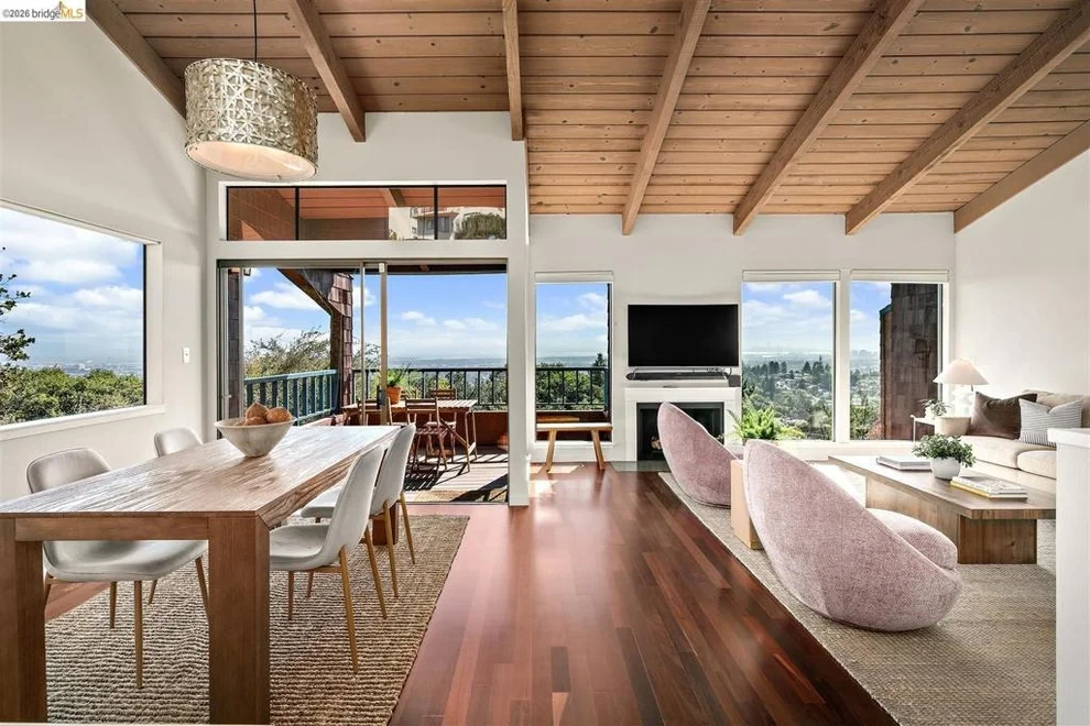 Unit for sale at 32 Sereno Circle, Oakland, CA 94619