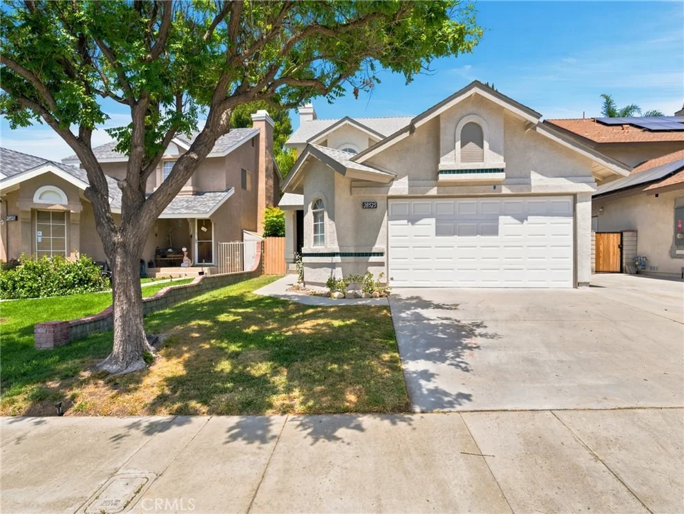 Unit for sale at 28525 Sugar Pine Way, Saugus, CA 91390