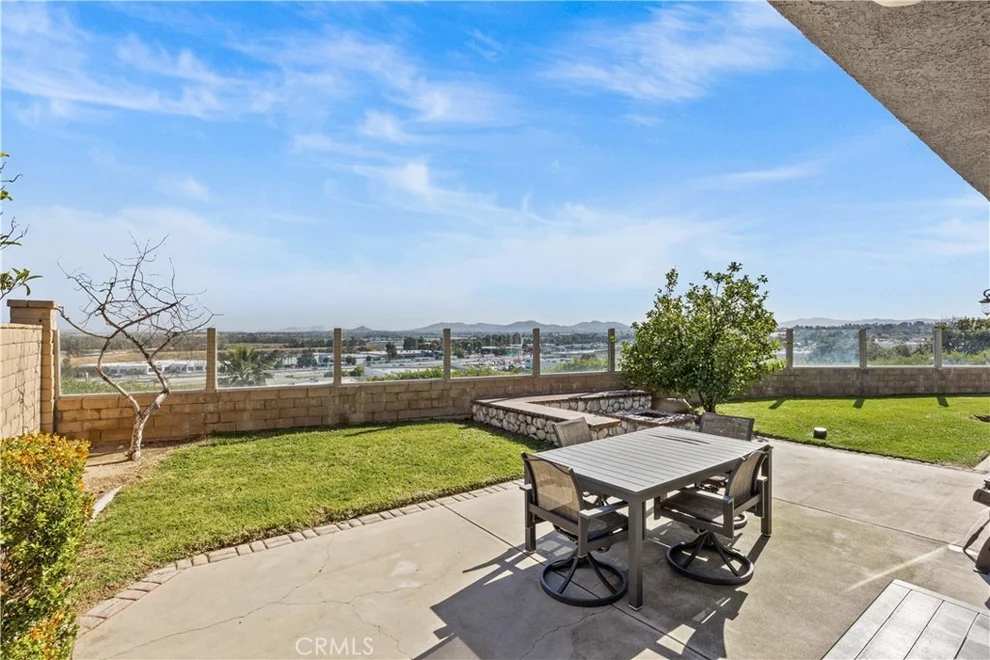 Unit for sale at 3121 Juniper Drive, Corona, CA 92882