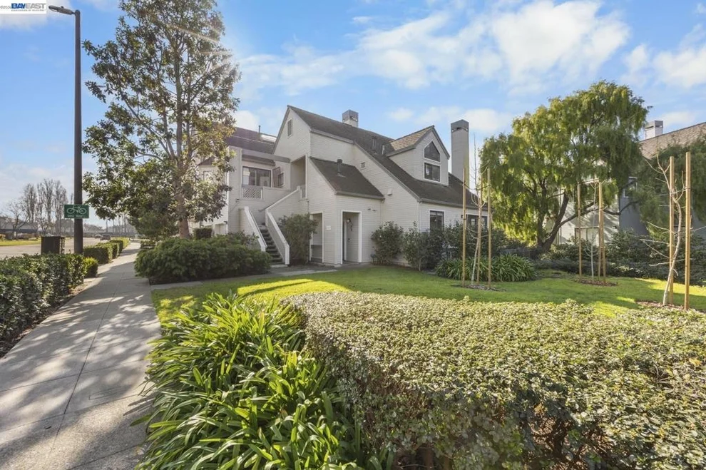 Unit for sale at 3009 Triumph Dr, Alameda, CA 94501