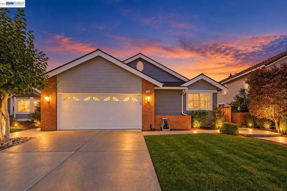 Unit for sale at 35615 Barnard Dr, Fremont, CA 94536