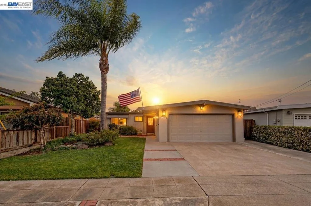 Unit for sale at 42657 Newport Dr, Fremont, CA 94538
