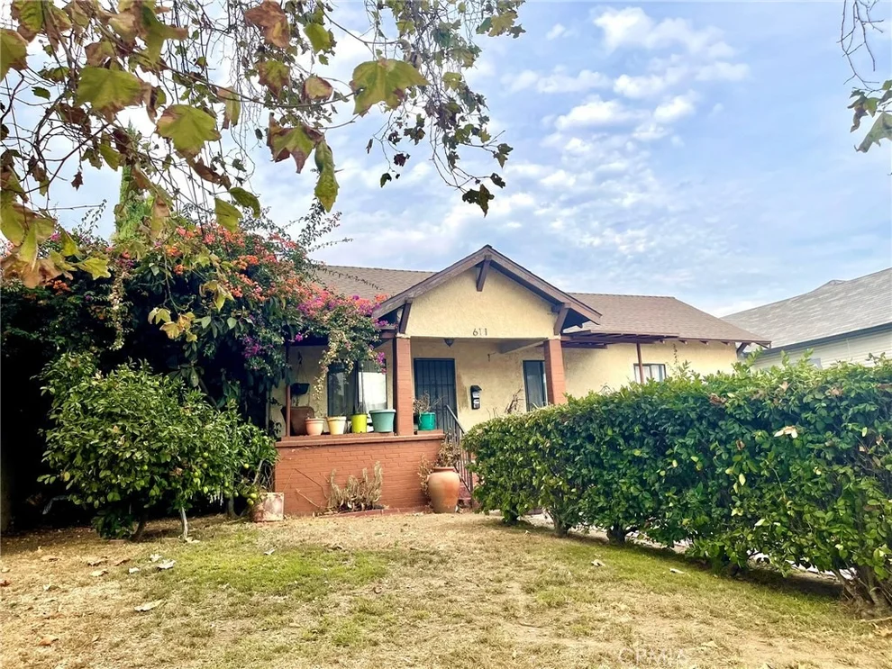 Unit for sale at 611 615 E Acacia, Glendale, CA 91205