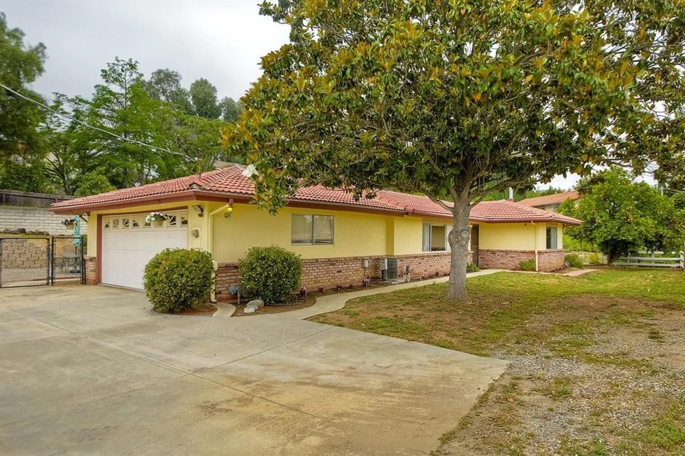 Unit for sale at 1222 Sea Larke Dr, Fallbrook, CA 92028