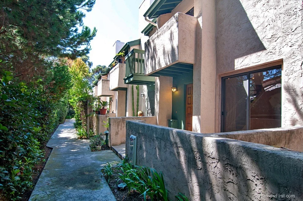 Unit for sale at 8724 Villa La Jolla Dr, La Jolla, CA 92037