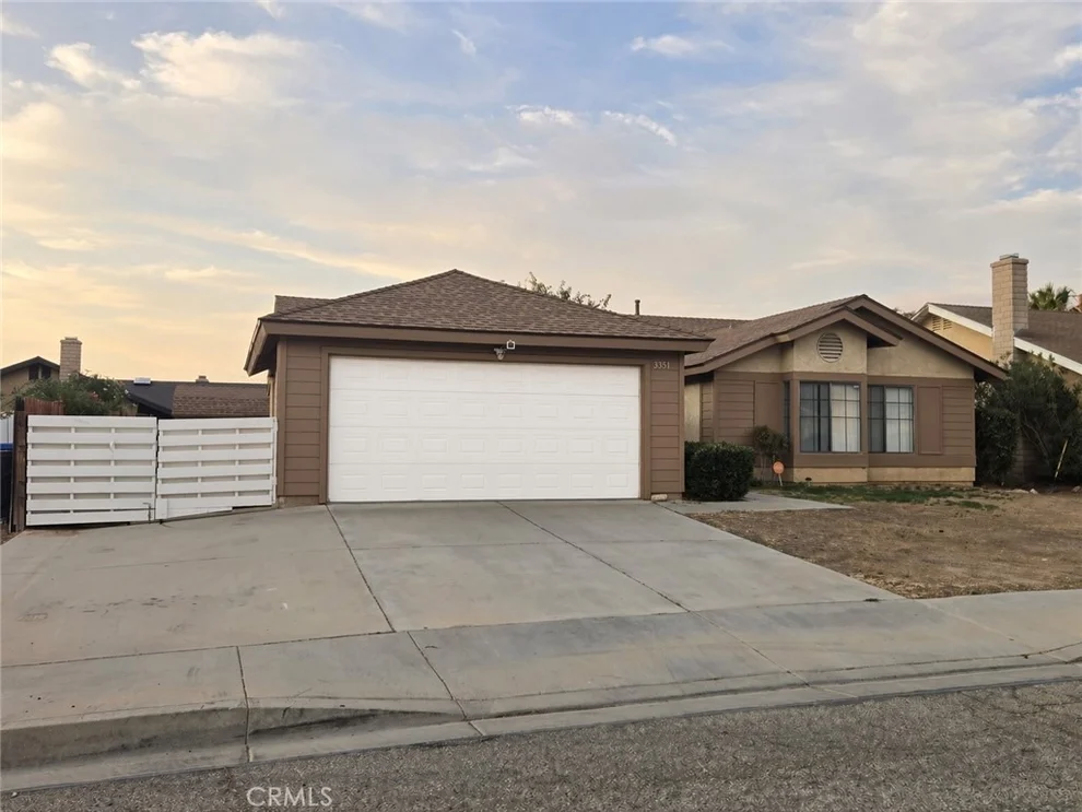 Unit for sale at 3851 Triton, Palmdale, CA 93550