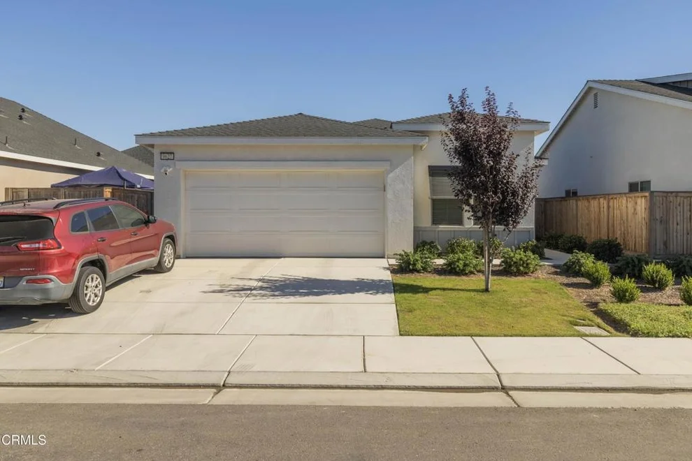 Unit for sale at 9627 Maple Terrace Lane, Shafter, CA 93263