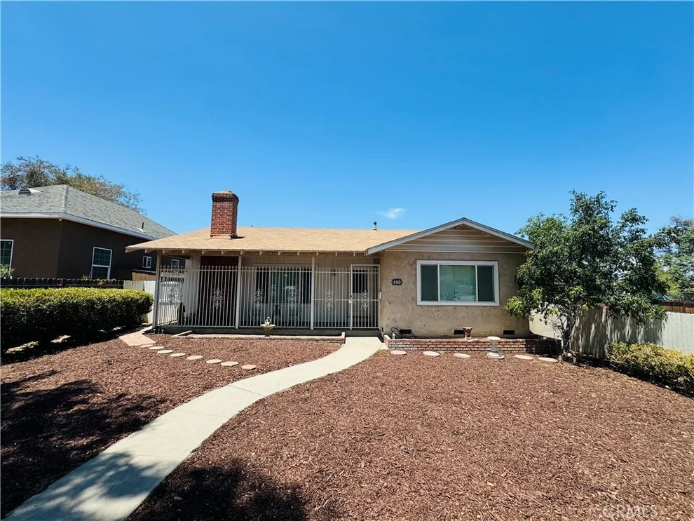 Unit for sale at 320 S Victoria, Corona, CA 92879