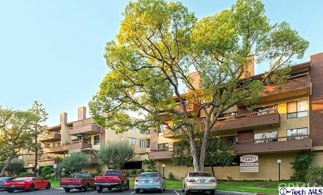 Unit for sale at 444 Piedmont Avenue, Glendale, CA 91206
