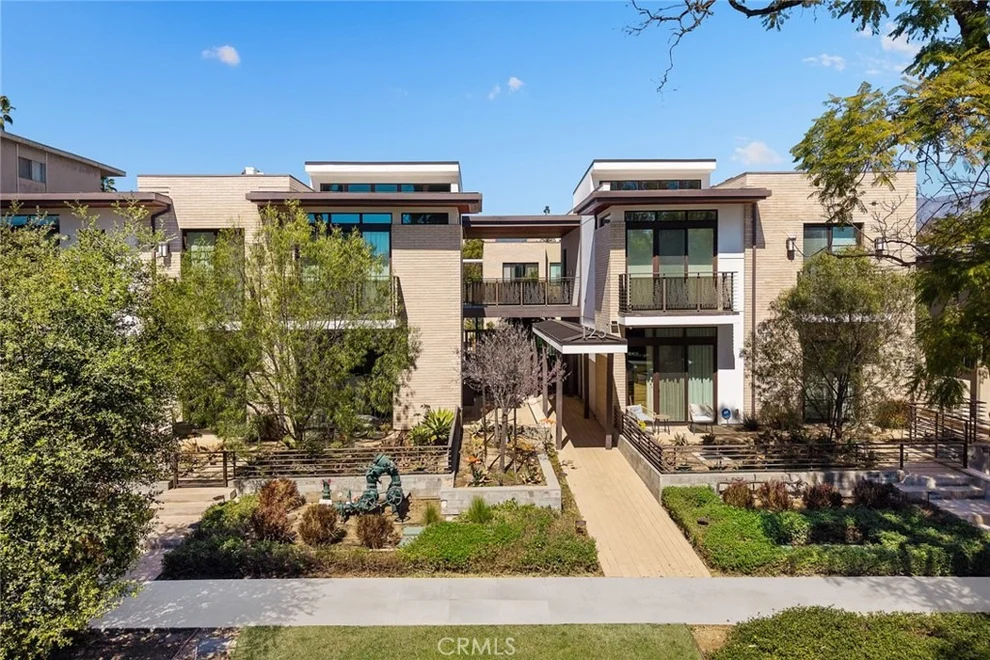 Unit for sale at 125 Hurlbut, Pasadena, CA 91105