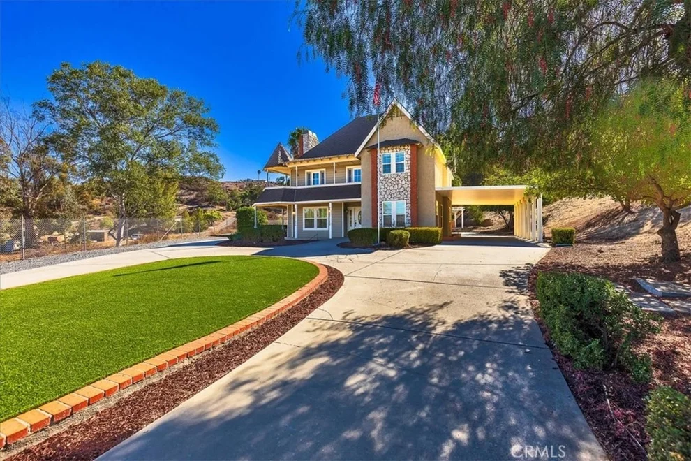 Unit for sale at 37250 Mason, Murrieta, CA 92563