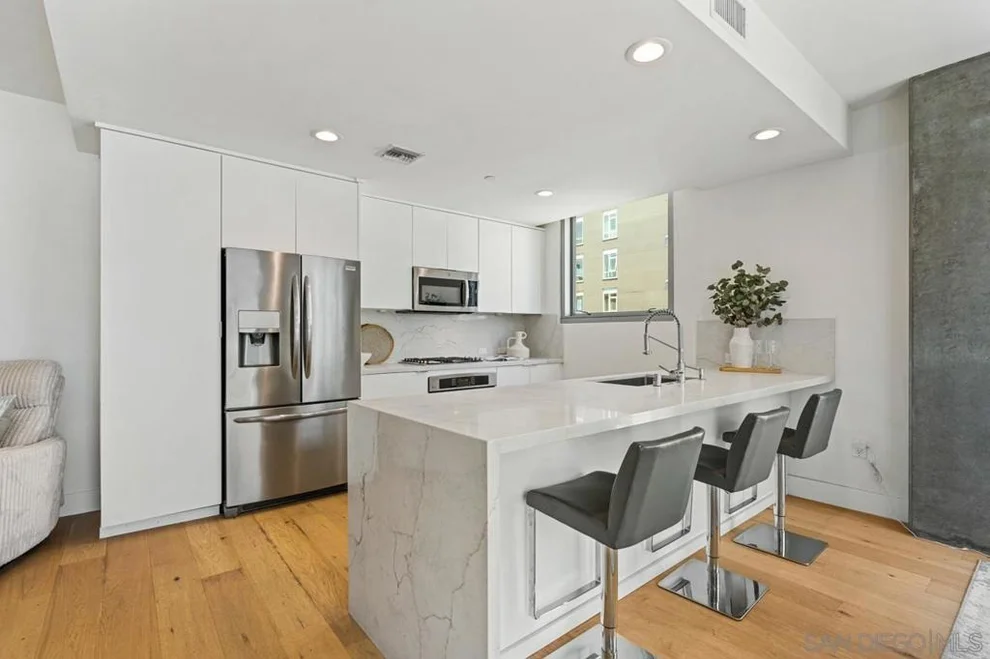 Unit for sale at 800 The Mark Ln, San Diego, CA 92101
