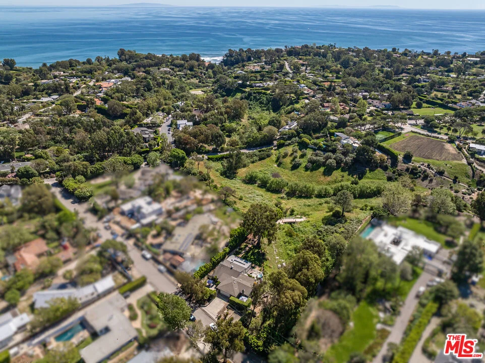 Unit for sale at 28850 Boniface Drive, Malibu, CA 90265