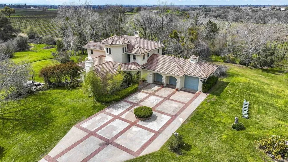 Unit for sale at 24943 N McIntire, Clements, CA 95227
