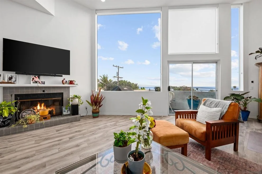 Unit for sale at 2208 Oxford Ave, Cardiff By The Sea, CA 92007