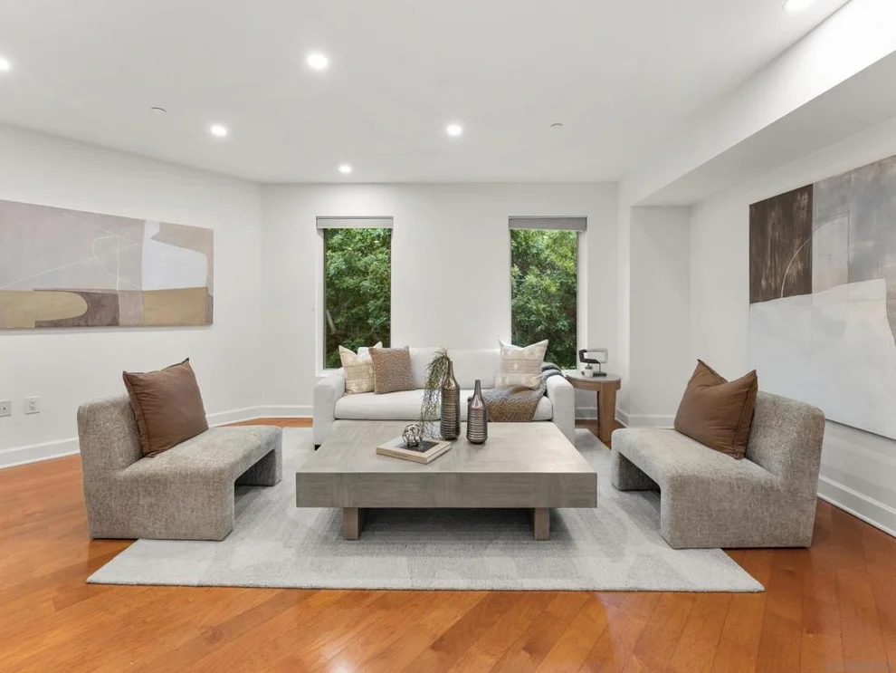 Unit for sale at 1040 Genter, La Jolla, CA 92037