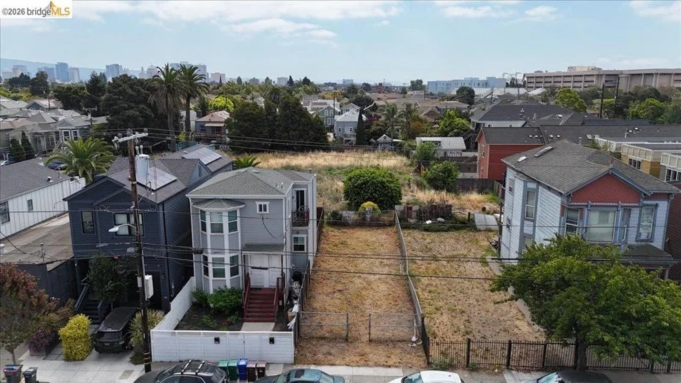 Unit for sale at 826 Pine ST, Oakland, CA 94607