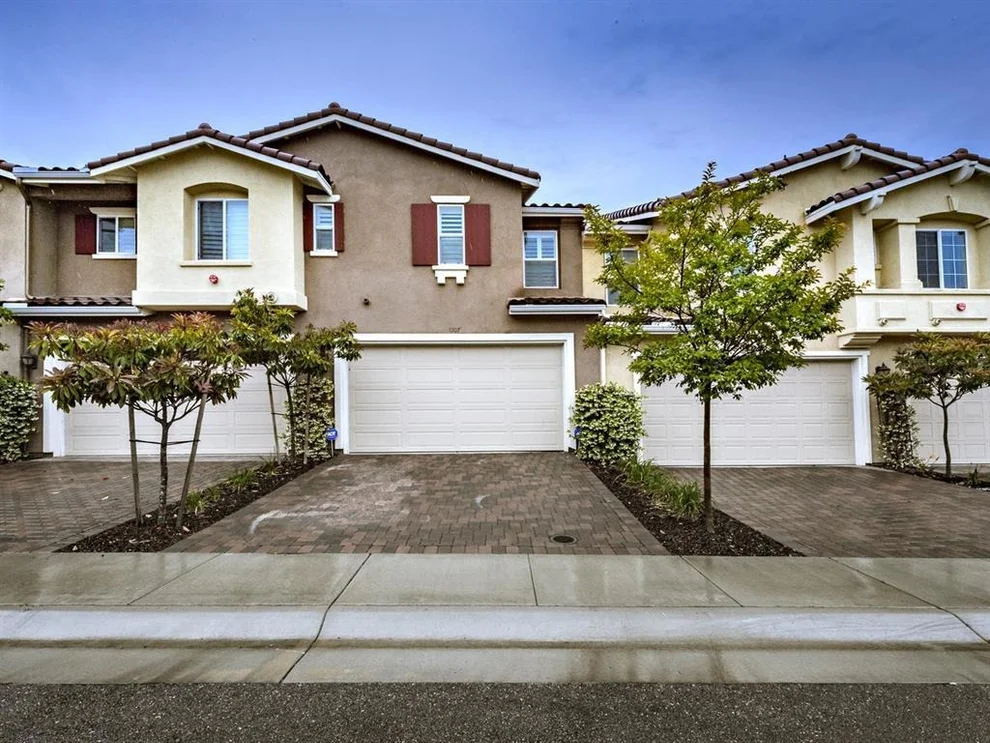 Unit for sale at 1307 Isabella Way, Vista, CA 92084