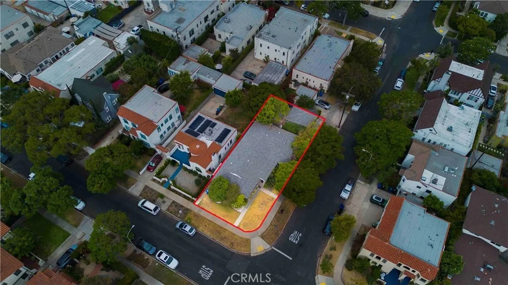 Unit for sale at 4900 Dockweiler St, Los Angeles, CA 90019