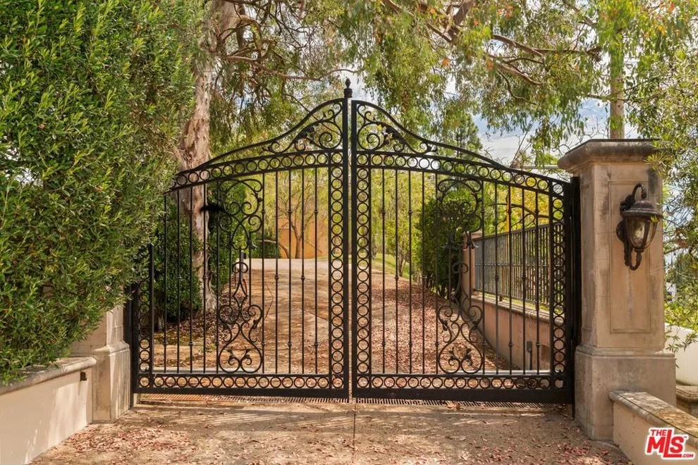 Unit for sale at 2600 Bowmont Drive, Beverly Hills, CA 90210
