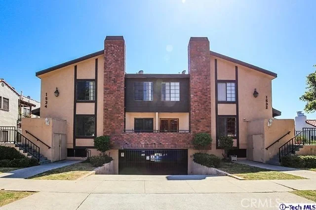 Unit for sale at 1534 E Wilson Avenue, Glendale, CA 91206