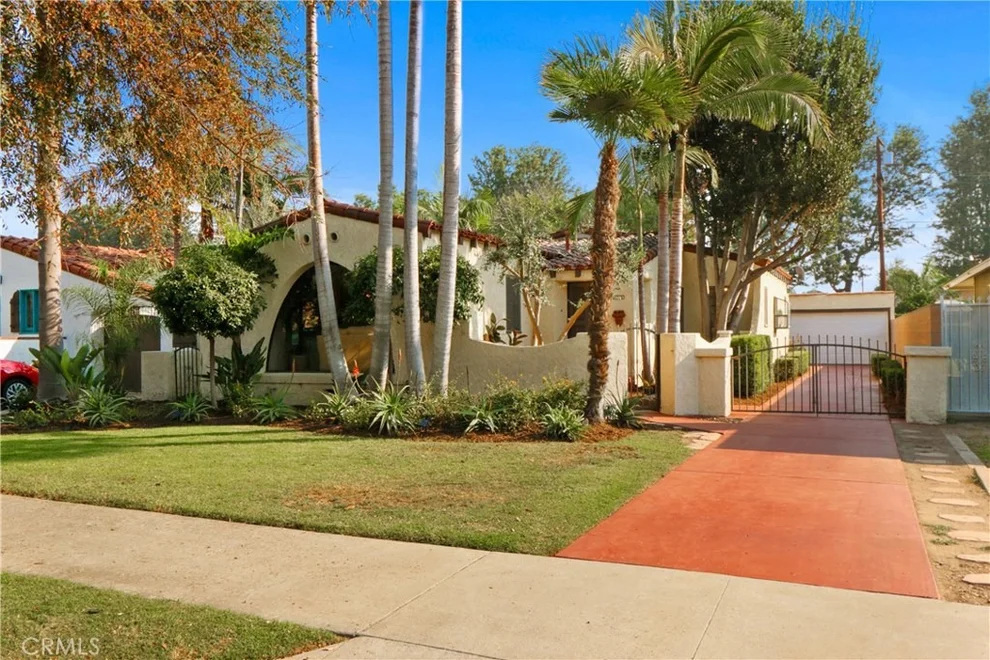 Unit for sale at 2720 Eucalyptus Avenue, Long Beach, CA 90806