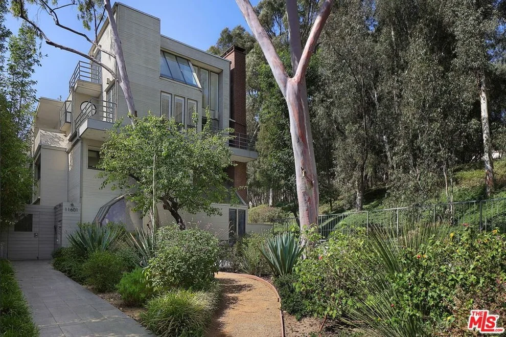 Unit for sale at 11601 Montana Avenue, Los Angeles, CA 90049