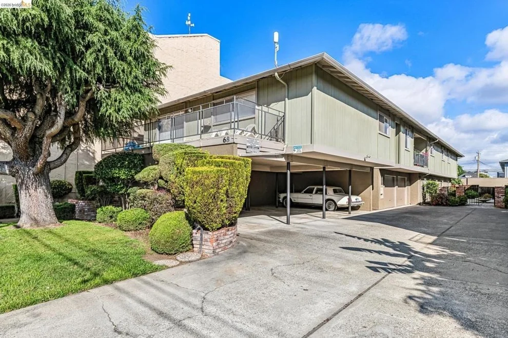 Unit for sale at 68 Oakes Blvd., San Leandro, CA 94577