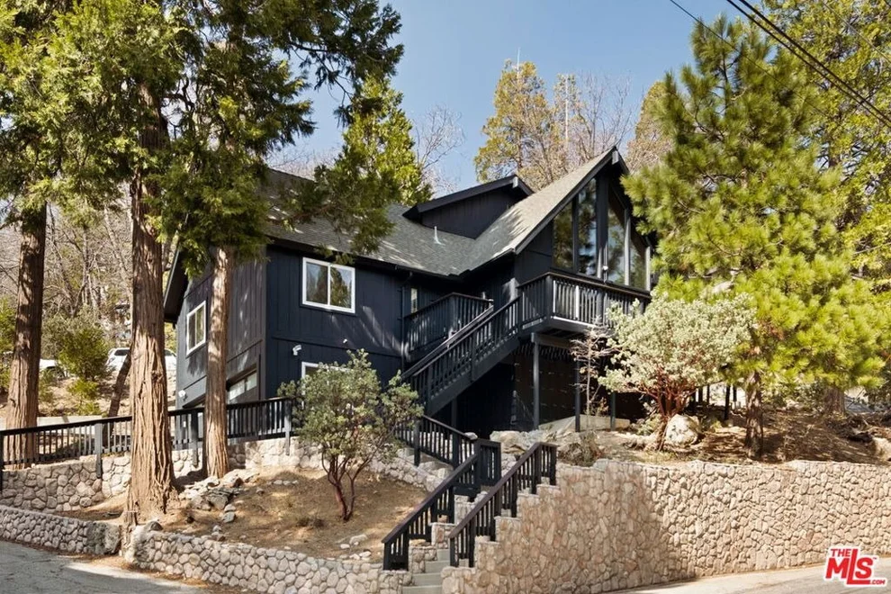 Unit for sale at 320 Pioneer Road, Lake Arrowhead, CA 92352