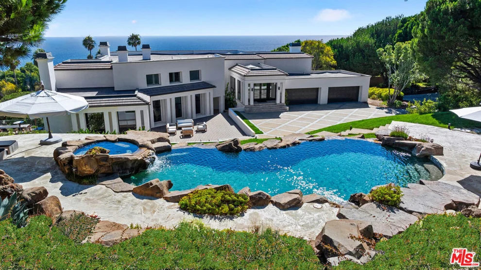 Unit for sale at 32597 Pacific Coast Highway, Malibu, CA 90265