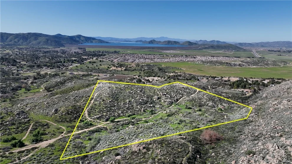 Unit for sale at 14 Starlight Mesa Drive, Hemet, CA 92544