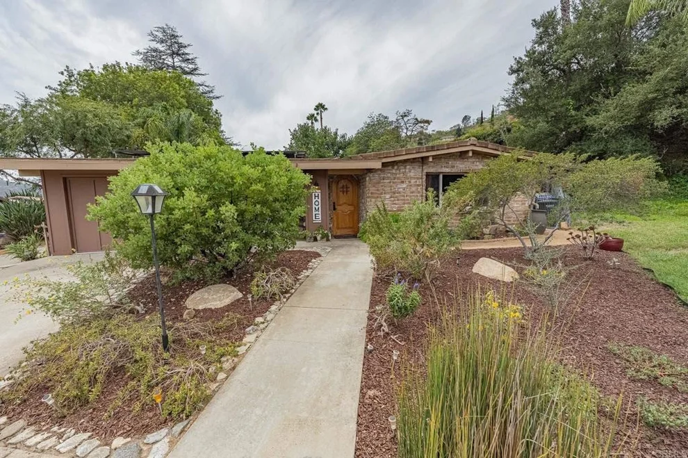 Unit for sale at 4719 Via Inca, Fallbrook, CA 92028