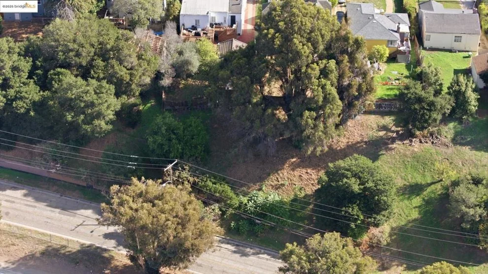 Unit for sale at 9670 Mountain Blvd, Oakland, CA 94605