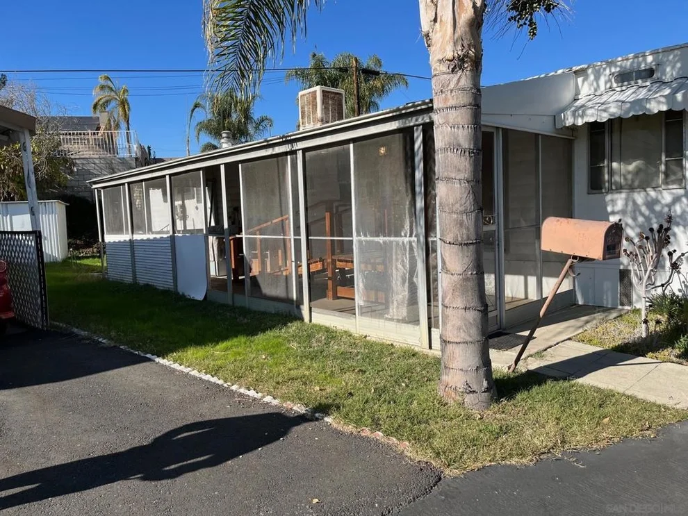 Unit for sale at 44725 State Highway 74 Ave, Hemet, CA 92544
