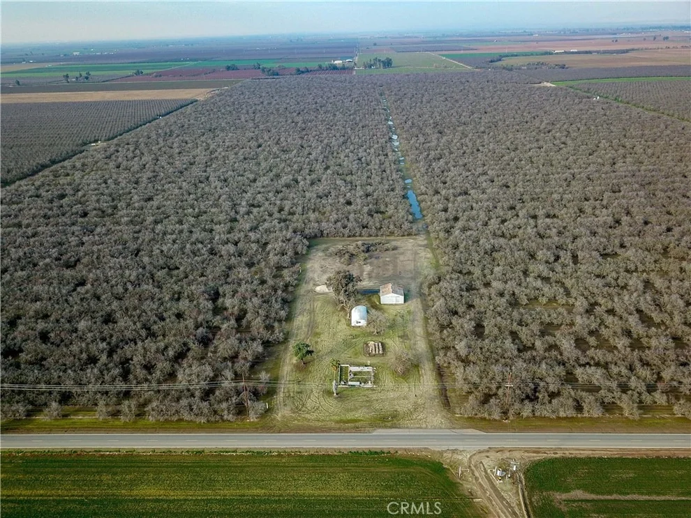 Unit for sale at 10726 Harvey Pettit Road, Le Grand, CA 95333