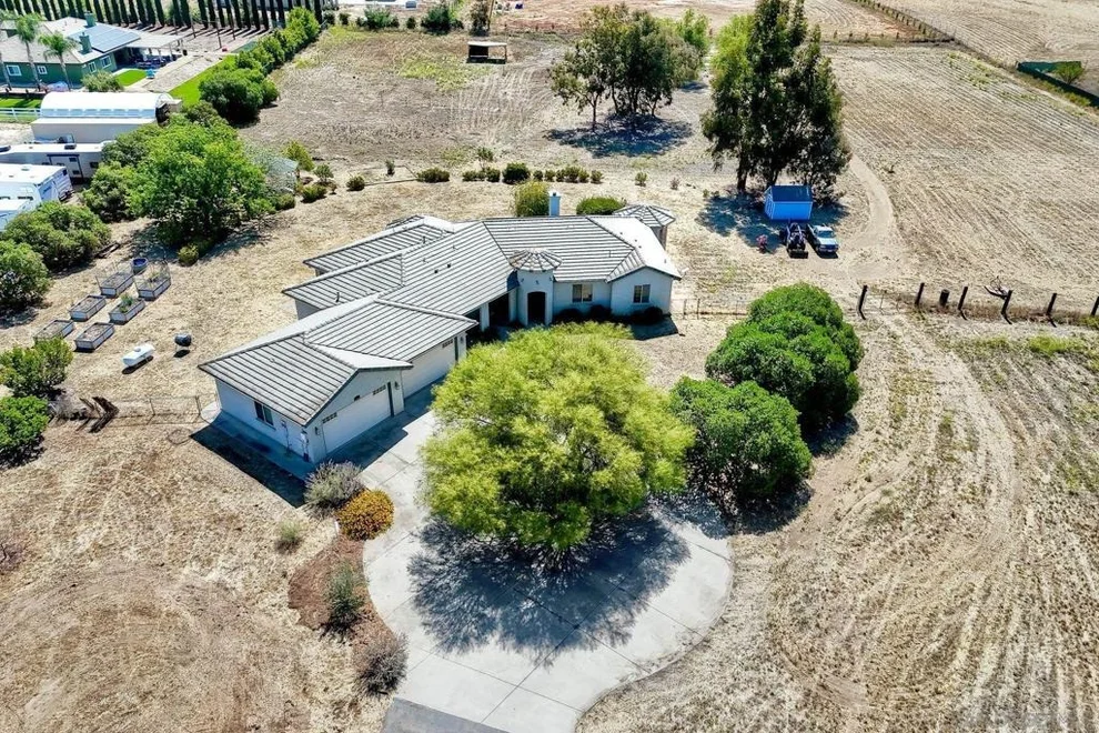 Unit for sale at 1335 Magnolia Avenue, Ramona, CA 92065