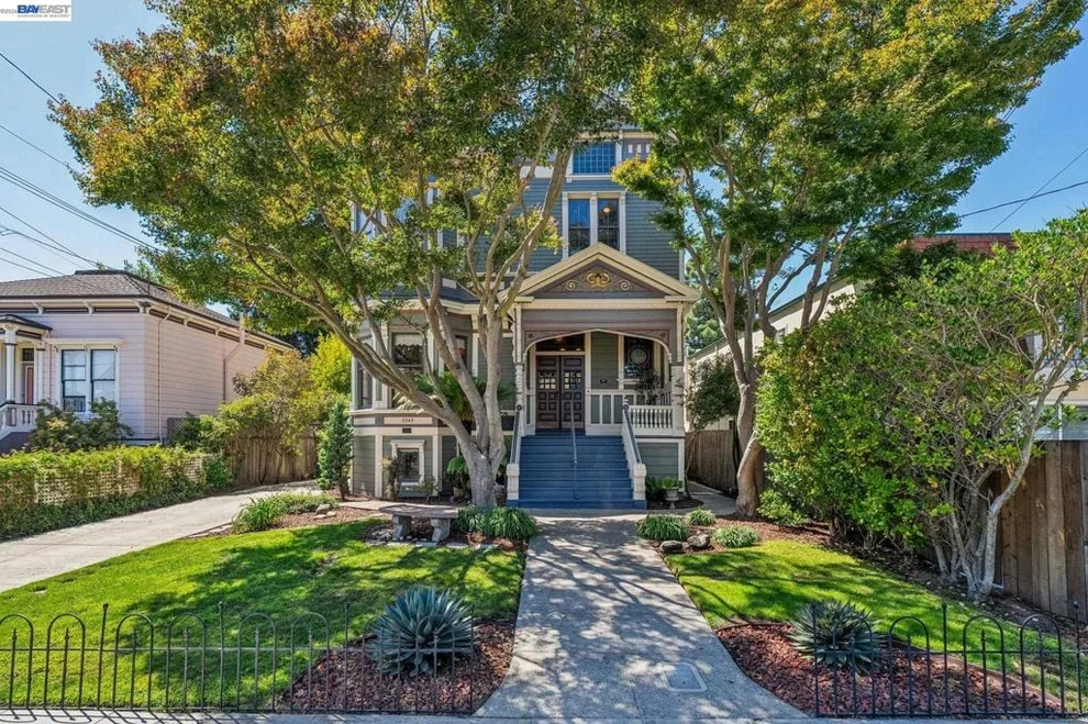 Unit for sale at 2242 San Antonio Ave, Alameda, CA 94501