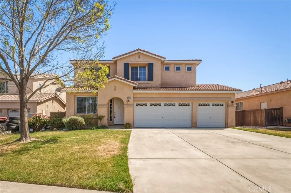 Unit for sale at 14373 Silent Spring, Hesperia, CA 92344