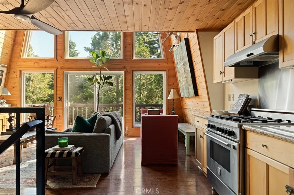 Unit for sale at 446 Cedarbrook Drive, Lake Arrowhead, CA 92391