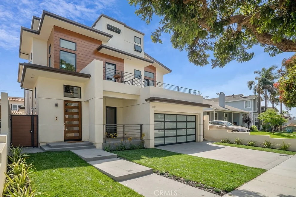 Unit for sale at 332 Avenue E, Redondo Beach, CA 90277